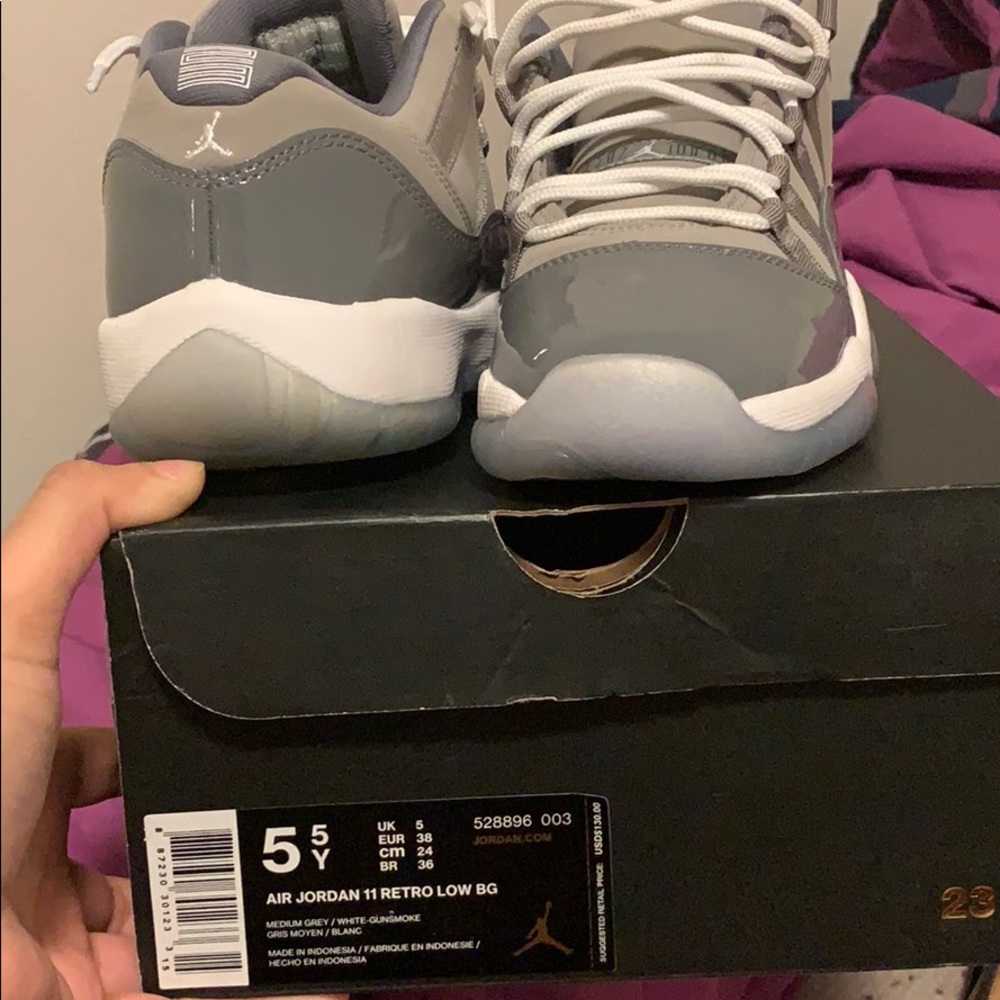 brand new never worn low grey 11s size 5.5 y
